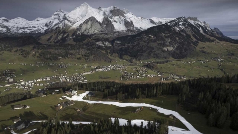 온난화로 알프스 빙하 녹아…갇혀있던 실종자 유해 발견