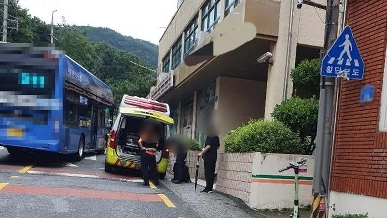 구급차가 잼버리 짐차?… "안전 관리 차원에서 짐만 옮겨준 것"