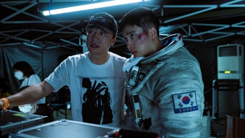 '더 문' 흥행 참패...정말 SF 장르가 문제일까?