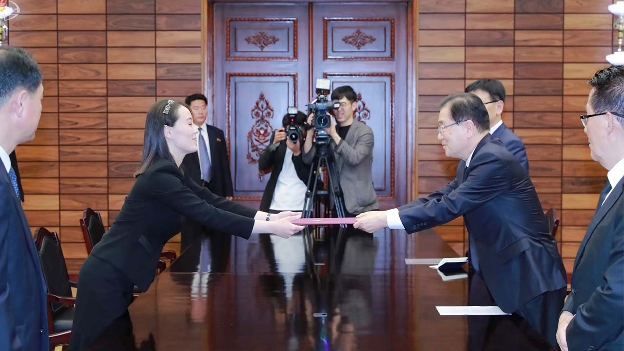 文 모친상 땐 조의문 보냈던 북한, 尹 부친상엔 '침묵'