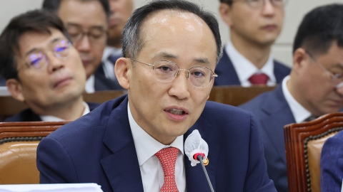 野 "경제 폭망" vs 추경호 "전 정부 탓"...국회 기재위에서 공방