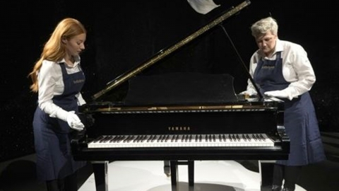 '보헤미안 랩소디' 머큐리 피아노 30억에 팔렸다