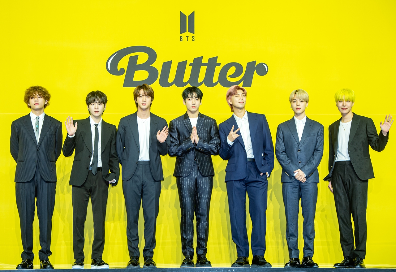 방탄소년단, 멤버 전원 하이브와 재계약... 2025년 이후에도 함께한다