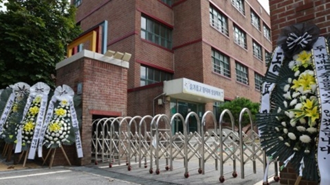 사망한 의정부 교사, 월급날마다 학부모에 50만 원씩 송금