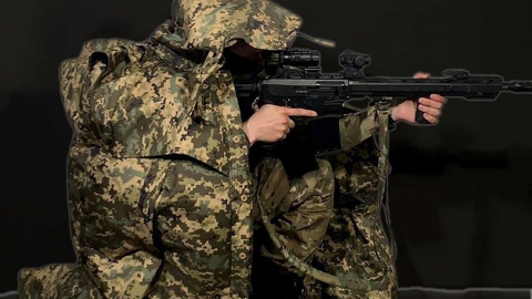 우크라이나 "동화 속 '투명망토' 개발 성공"...함께 공개한 영상 보니