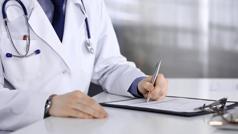 탈의실서 간호조무사 '몰카' 찍은 소아과 의사, 징역형 집행유예