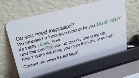 "영감이 필요한가?" 홍익대 캠퍼스에 뿌려진 마약 광고물