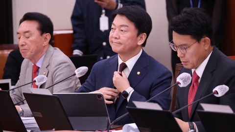 안철수, '건강 이상설' 제기한 정치평론가에 1억 원 손배소