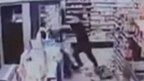 BBC "짧은 머리 여성 '페미'라며 폭행한 한국 남성" 조명