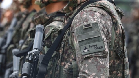 軍, 기강 다잡는다...사관학교까지 근무복 대신 전투복 착용 지시