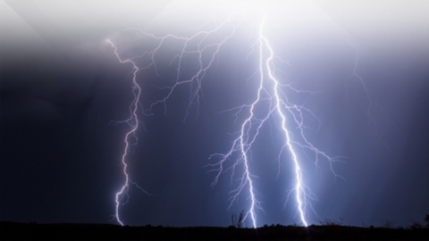 브라질 아마추어 축구선수, 경기 도중 벼락 맞고 사망