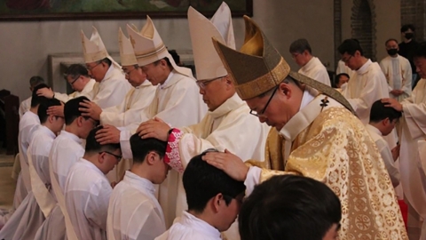 교황 '동성커플 축복' 승인에 韓 천주교 "전통적인 교리 변함 없어"