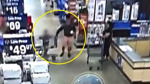 성큼성큼 다가오더니 아이 손을 '휙'…美 대형마트 CCTV에 담긴 장면