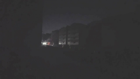 한밤중 정전에 600여 가구 불편…퇴근길 전동차 고장도