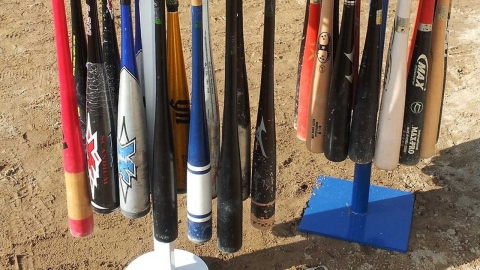 주차 시비에 야구배트 들었다…이웃 14세대 현관문 찌그러뜨려