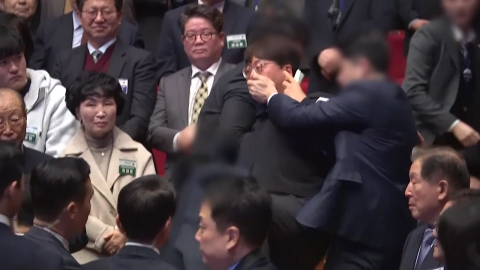 [뉴스큐] 여야, '자객공천' 논란...강성희 의원 '강제 퇴장' 엇갈린 설명