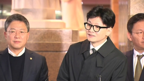 긴급회동→사퇴요구설→반격...용산·한동훈 사이에 무슨 일이?