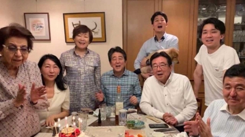 '日 정치 대모'…아베 신조 전 총리 모친, 병환으로 별세