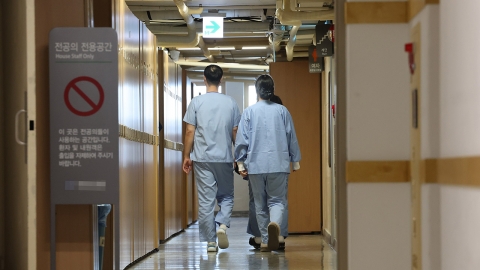 "의사들이 집단행동으로 인력 확대 가로막는 나라는 한국 뿐"