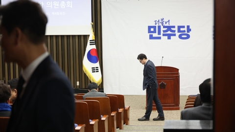 '친명 횡재, 비명 횡사'..."이재명, 사퇴해야" 주장까지