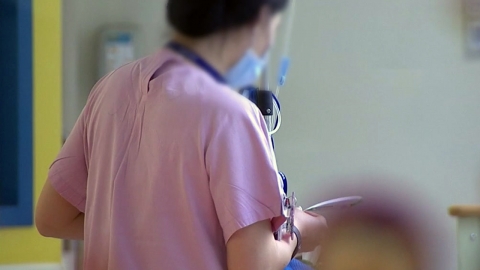 병원 떠난 전공의 대신하는 간호사들...'불법 진료' 처벌 우려