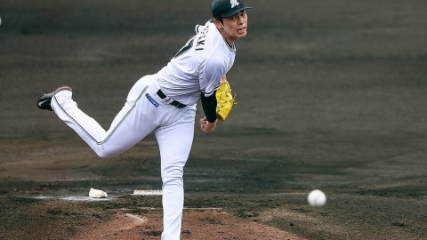 롯데 자이언츠, 지바 롯데에 1：8 패배...사사키, 1이닝 무실점