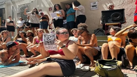 “이런 폭염은 비인간적” 브라질 대학생들, 비키니 시위