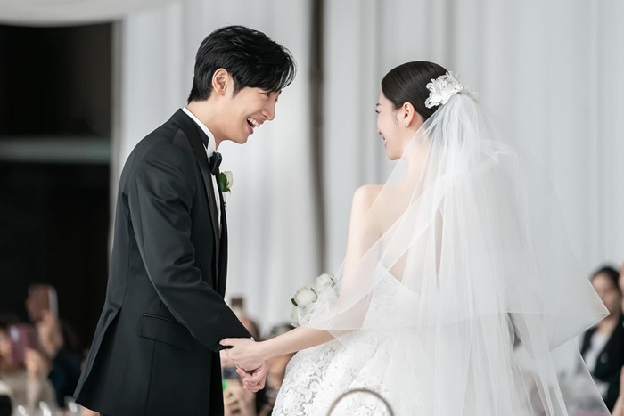 이상엽, 결혼식 본식 사진 공개 "남은 모든 순간 사랑할 것"