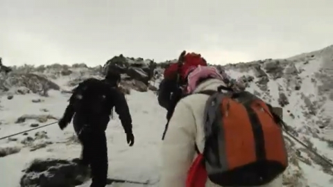한라산 컵라면 먹기 인증샷 유행…남은 국물 처리는 어떻게?