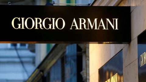 263만 원 명품백 하청 단가는 13만 원…아르마니 '착취' 논란