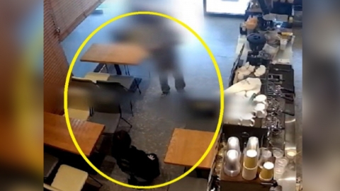 "음료 빨대 안 왔다"…카페 점주 무릎 꿇게 한 손님