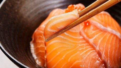 연어 가격, 심상치 않다? '사케동' 유명 식당에 직접 물어보니...