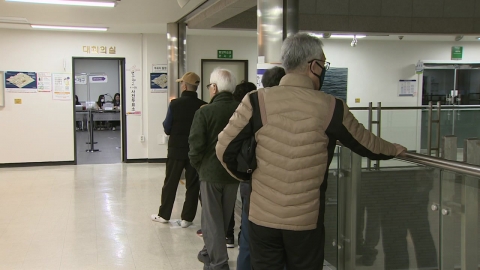 '중복투표' 의심 할머니…알고 보니 다른 할머니가 신분증 도용