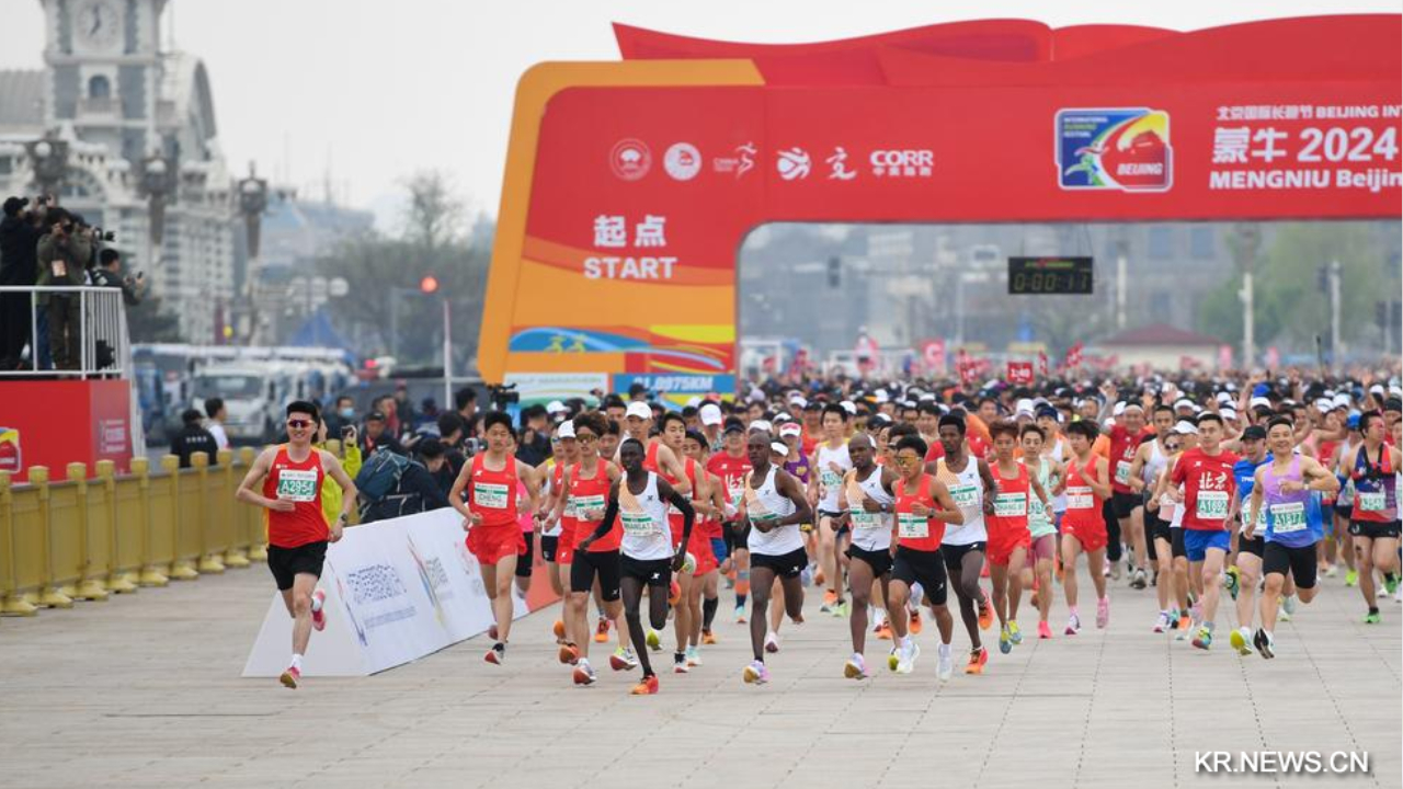 "앞으로 가" 중국 선수 몰아주기 의혹 나온 마라톤 대회