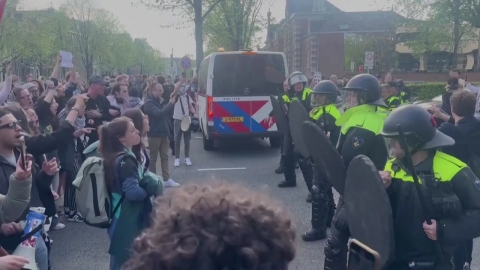 유럽 대학가 반전 시위 격화…'곤봉에 굴착기 동원' 강제 진압