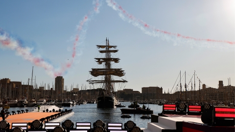 파리올림픽 성화, 프랑스 도착...마르세유서 환영식