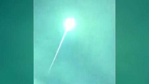 밤하늘 밝힌 찰나의 아름다움…"지구 상공 날던 혜성 파편"