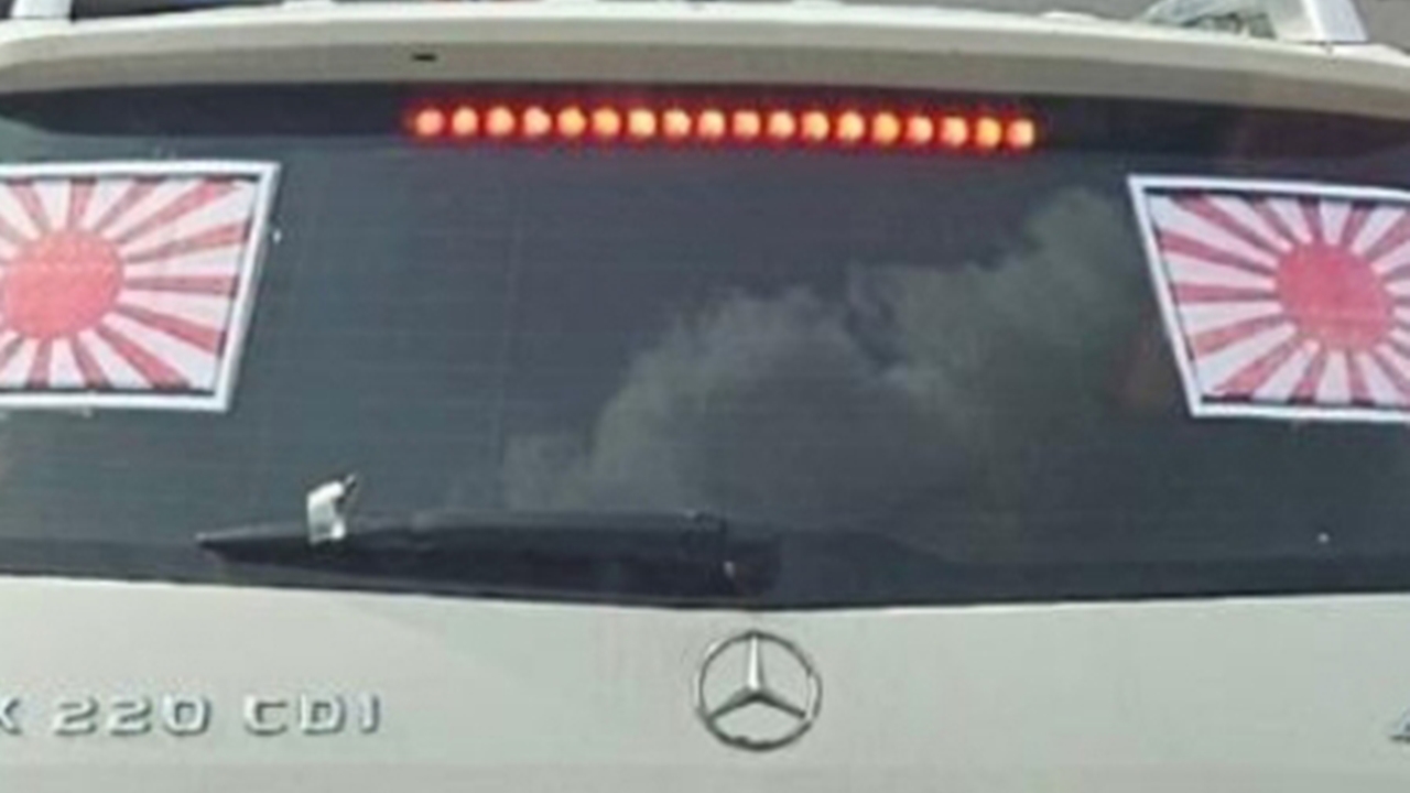 국내 도로서 욱일기 단 차량 활보 논란...서경덕 "처벌법 만들어야"