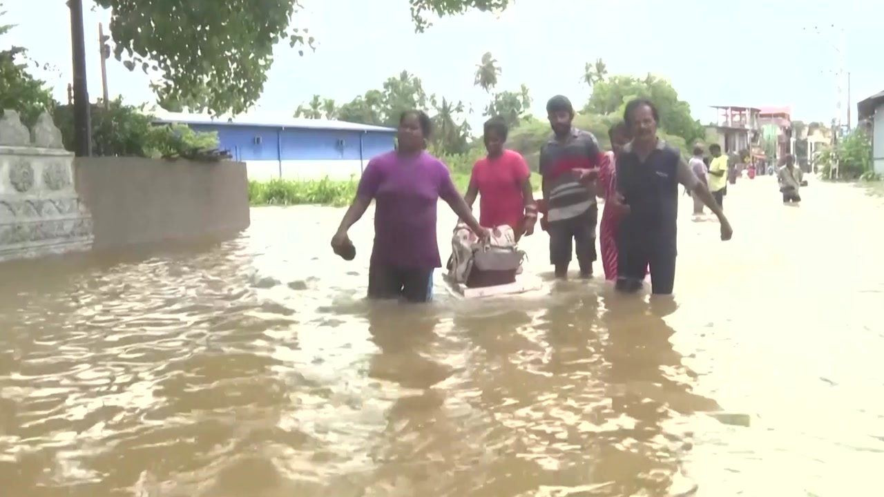 '인도 폭염' 속 이웃 스리랑카 홍수로 10여 명 사망