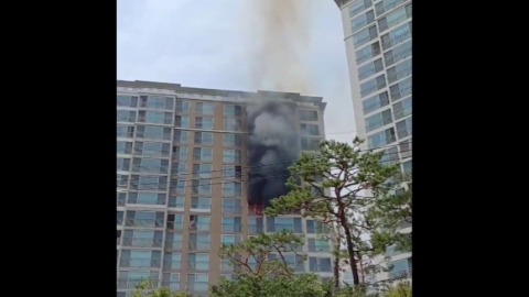 서울 강남 아파트에서 불…2명 부상·40여 명 대피