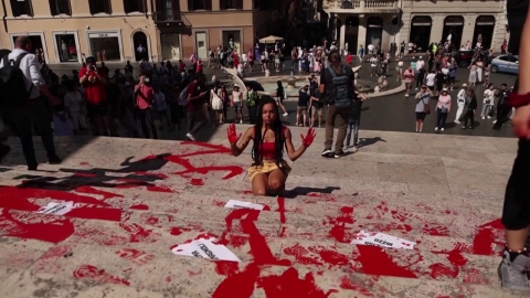 로마 스페인광장 붉은 페인트…"여성 향한 폭력 멈춰" [앵커리포트]