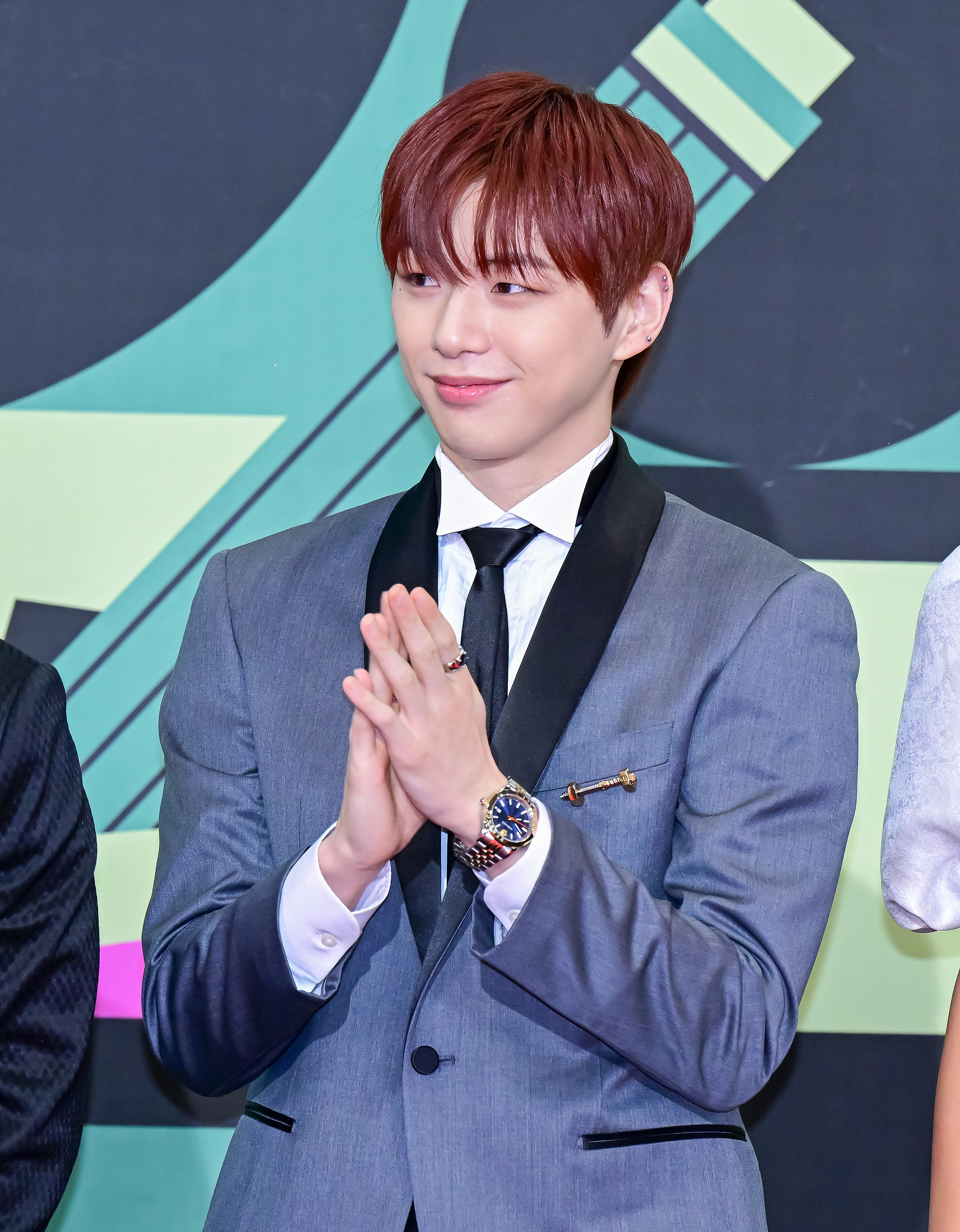 강다니엘, 새 둥지 찾았다…에이라와 전속계약 체결