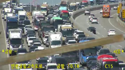  인천공항고속도로, 영종대교 부근 트럭 화재