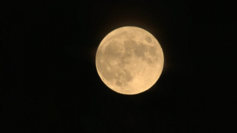 [날씨] 반팔 입고 \'추석\', \'체감 33℃\'…보름달은 구름 사이로