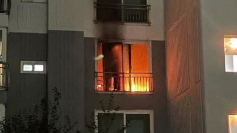 A fire in an apartment in Dongtan New Town, Gyeonggi-do...80 residents evacuated.