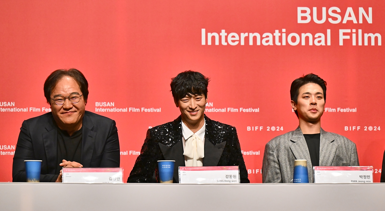 [29th Bu Gukje] Director of the opening film 'Jeon and Lan'..."The movie won't disappear".