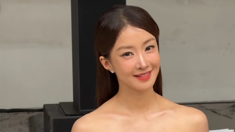 Lee Si-young indirectly explained the plastic surgery allegations?..."Please make someone else. Thank you".