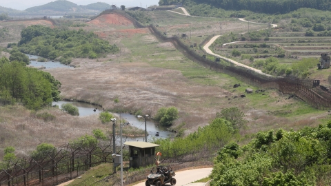  북 "남측 연결 도로·철도 단절하고 요새화 공사"