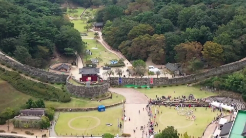 Going around the castle road and taking a walk in the fall...Changseongje Festival in Gochang, North Jeolla Province will be held for five days.