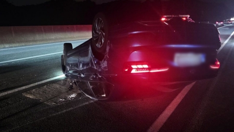 Dangjin West Coast Expressway SUV, 4 crashes...Two people will get hurt.